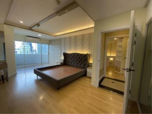 4 Bedrooms 3 Bathrooms Size 196sqm. President Park 24 for Rent 70,000 THB