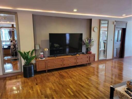 3 Bedrooms 3 Bathrooms Size 223sqm. President Park 24 for Rent 60,000 THB