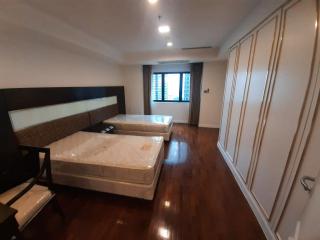 3 Bedrooms 3 Bathrooms Size 285sqm. Sukhumvit 59 for Rent 95,000 THB