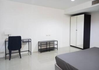 2 Bedrooms 1 Bathroom Size 81sqm. Waterford Diamond Tower for Rent 35,000 THB