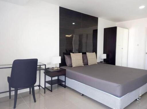 2 Bedrooms 1 Bathroom Size 81sqm. Waterford Diamond Tower for Rent 35,000 THB