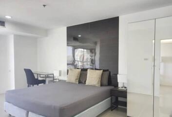 2 Bedrooms 1 Bathroom Size 81sqm. Waterford Diamond Tower for Rent 35,000 THB