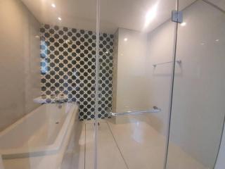 3 Bedrooms 3 Bathrooms Size 140sqm. Aguston Sukhumvit 22 for Rent 75,000 THB