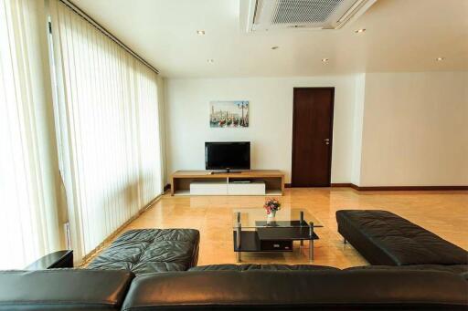 3 Bedrooms 3 Bathrooms Size 278sqm. Baan Saraan for Rent 80,000 THB