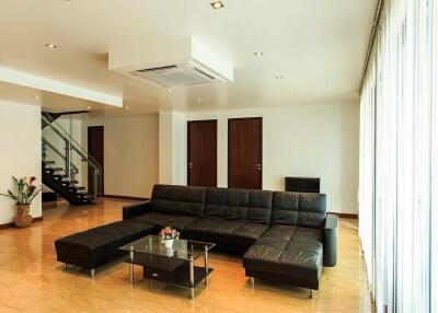 3 Bedrooms 3 Bathrooms Size 278sqm. Baan Saraan for Rent 80,000 THB