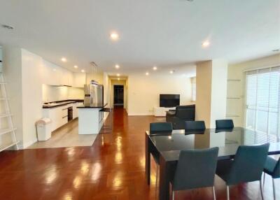 2 Bedrooms 2 Bathrooms Size 144sqm. Silom Condominium for Rent 45,000 THB