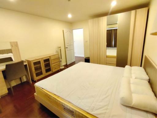 2 Bedrooms 2 Bathrooms Size 144sqm. Silom Condominium for Rent 45,000 THB