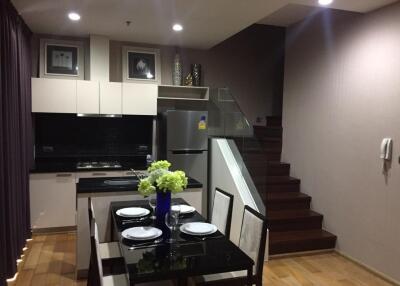 2 Bedrooms 2 Bathrooms Size 70sqm. Fuse Sathon-Taksin for Rent 28,000 THB for Sale 8.4mTHB