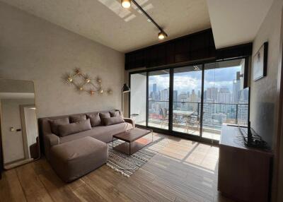 2 Bedrooms 2 Bathrooms Size 87sqm. Lofts Asoke for Rent 65,000 THB