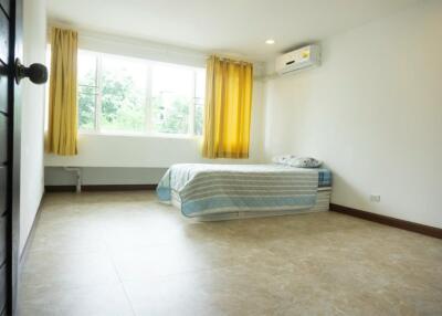 2 Bedrooms 2 Bathrooms Size 125sqm. La Maison Sukhumvit 22 for Rent 35,000 THB