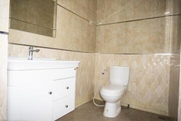 2 Bedrooms 2 Bathrooms Size 125sqm. La Maison Sukhumvit 22 for Rent 35,000 THB