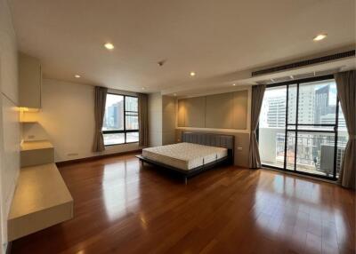 2 Bedrooms 2 Bathrooms Size 250sqm. Prime Mansion Sukhumvit 31 for Rent 80,000 THB for Sale 25mTHB