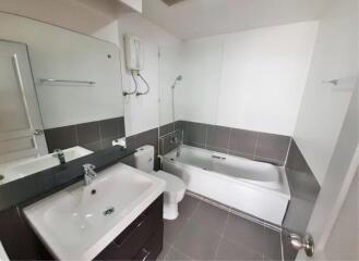 2 Bedrooms 1 Bathroom Size 61sqm. Waterford Diamond  for Rent 27,000 THB