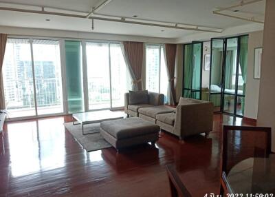 3 Bedrooms 3 Bathrooms Size 170sqm. Langsuan for Rent 90,000 THB