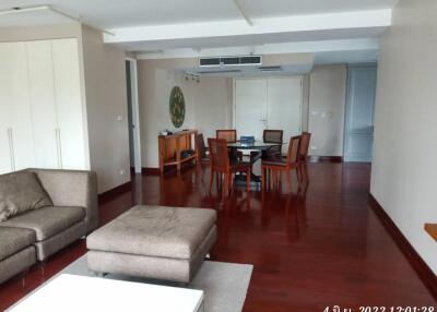 3 Bedrooms 3 Bathrooms Size 170sqm. Langsuan for Rent 90,000 THB