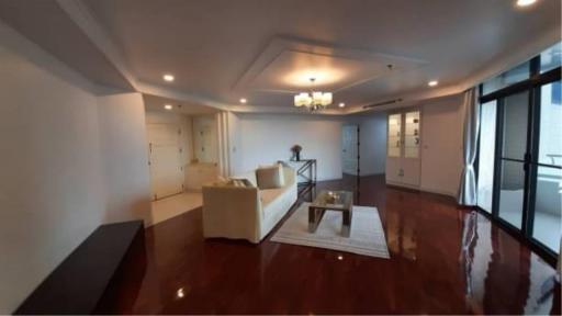 3 Bedrooms 4 Bathrooms Size 325sqm. Ruamsuk Condominium for Rent 140,000 THB