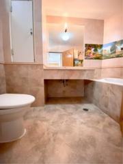 3 Bedrooms 3 Bathrooms Size 250sqm. Sukhumvit 31-39 for Rent 60,000 THB