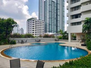 3 Bedrooms 3 Bathrooms Size 250sqm. Sukhumvit 31-39 for Rent 60,000 THB