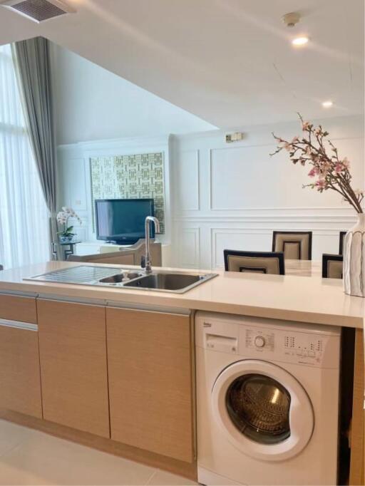 2 Bedrooms 2 Bathrooms Size 120sqm. The Empire Place for Rent 60,000 THB