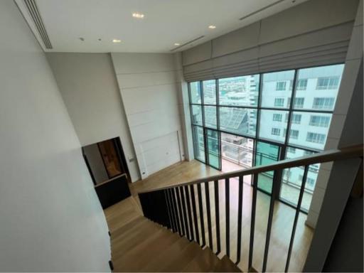 3 Bedrooms 3 Bathrooms Size 189sqm. Bright Sukhumvit 24 for Rent 130,000 THB