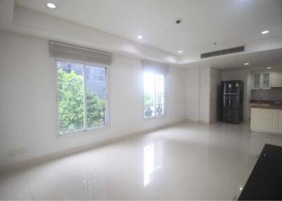 2 Bedrooms 2 Bathrooms Size 96sqm. La Vie En Rose Place condominium for Rent 45,000 THB