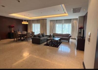 3 Bedrooms 3 Bathrooms Size 200sqm. Royal Residence Park for Rent 140,000 THB