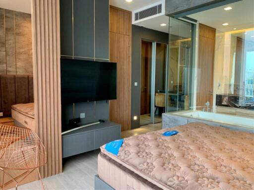 2 Bedrooms 2 Bathrooms Size 76sqm. Esse Asoke for Rent 70,000 THB