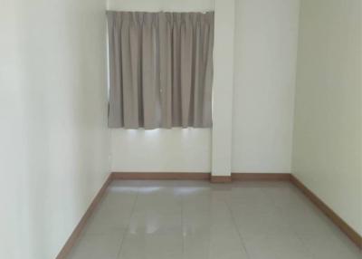 HOUSE  4 Bedrooms 4 Bathrooms Size 250sqm. Soi Yennakart for Rent 90,000 THB