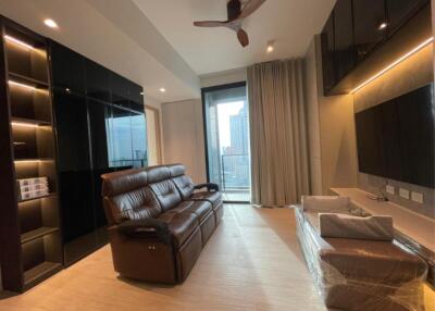 2 Bedrooms 2 Bathrooms Size 66sqm. Lofts Silom for Rent 55,000 THB