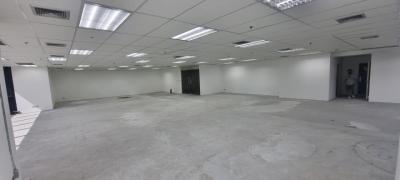 OFFICE at Lake Ratchada Complex Size 295sqm for rent 610thb/sqm SO, 179,950 THB