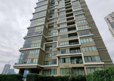 2 Bedrooms 2 Bathrooms Size 106sqm. The Emporio Place for Rent 65,000 THB