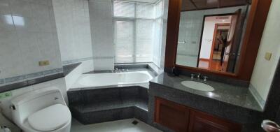 2 Bedrooms 2 Bathrooms Size 150sqm. Suan Phinit for Rent 63,000 THB