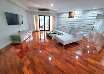 3 Bedrooms 3 Bathrooms Size 250sqm. Cosmo Villa for Rent 65,000 THB