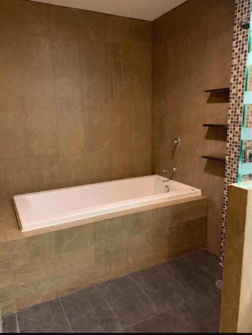 3 Bedrooms 3 Bathrooms Size 240sqm. Ekamai Gardens for Rent 95,000 THB