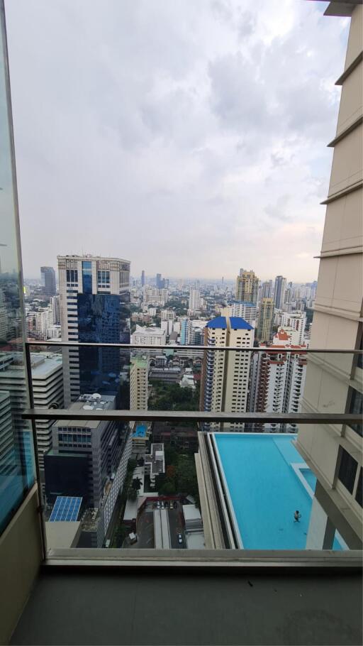 2 Bedrooms 2 Bathrooms Size 100sqm. Esse Asoke for Rent 70,000 THB