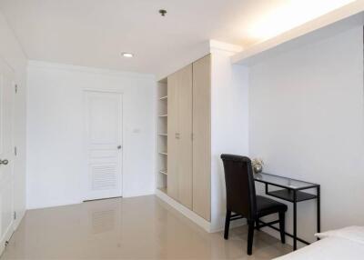 3 Bedrooms 3 Bathrooms Size 146sqm. Waterford Diamond Tower for Rent 65,000 THB