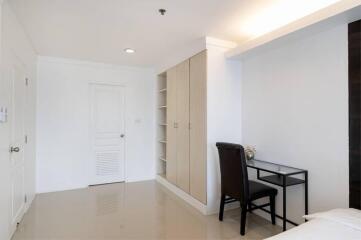 3 Bedrooms 3 Bathrooms Size 146sqm. Waterford Diamond Tower for Rent 65,000 THB