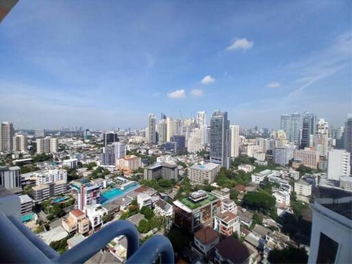 2 Bedrooms 1 Bathroom Size 61sqm. Waterford Diamond Tower for Rent 24,000 THB