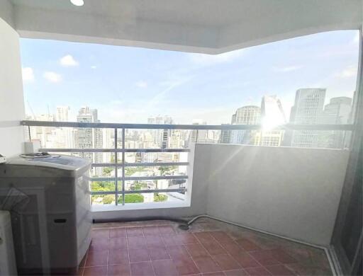 2 Bedrooms 1 Bathroom Size 61sqm. Waterford Diamond Tower for Rent 24,000 THB