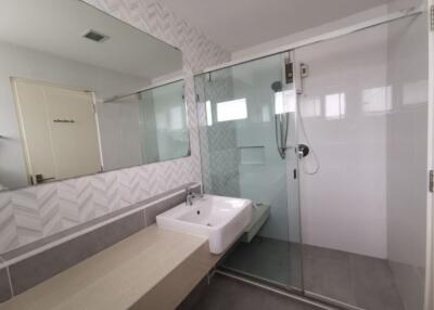 HOUSE  3 Bedrooms 3 Bathrooms Size 136sqm. JMPG V99 for Rent 35,000 THB