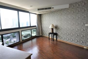 3 bedrooms 4 bathrooms size 260sqm. President Park for Rent 55,000 THB