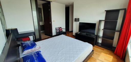 2 Bedrooms 2 Bathrooms 94sqm The Lofts Yennakart for rent 40,000Thb