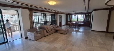 3 Bedrooms 3 Bathrooms Size 300sqm. Peng Seng Mansion for Rent 90,000 THB