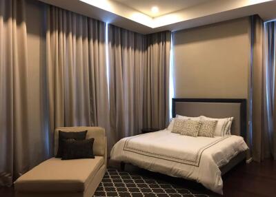 2 Bedrooms 2 Bathrooms 175 sqm Rental 110,000 thb/month Sale ฿ 28,840,000 The Capital Ekamai-Thonglor