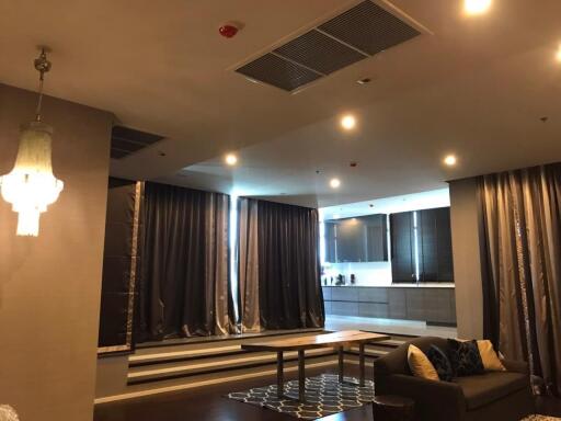 2 Bedrooms 2 Bathrooms 175 sqm Rental 110,000 thb/month Sale ฿ 28,840,000 The Capital Ekamai-Thonglor