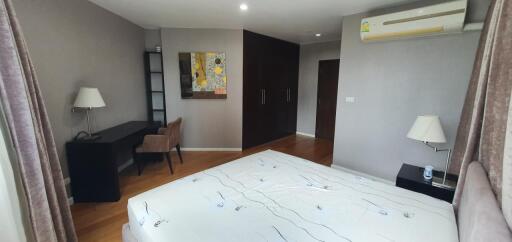 2 Bedrooms 2 Bathrooms 94sqm Sathorn Gardens for rent 35000Thb