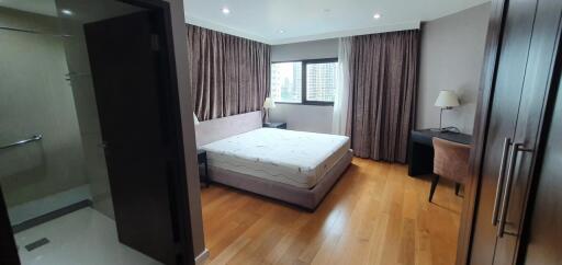 2 Bedrooms 2 Bathrooms 94sqm Sathorn Gardens for rent 35000Thb