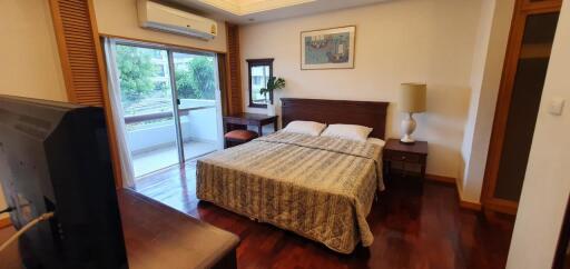 2 Bedrooms 2 Bathrooms Maidroom 135sqm Esmeralda for rent 60000Thb (Negotiable)