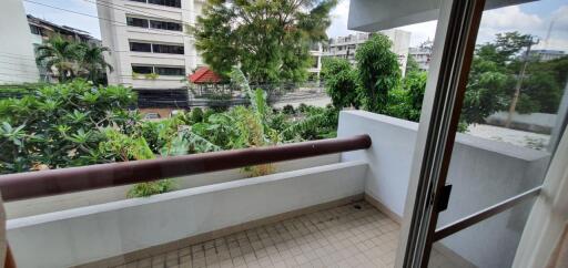 2 Bedrooms 2 Bathrooms Maidroom 135sqm Esmeralda for rent 60000Thb (Negotiable)