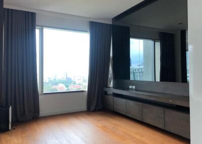 2 Bedrooms 2 Bathrooms Size 132sqm. 185 Ratchadamri for Rent 140,000 THB